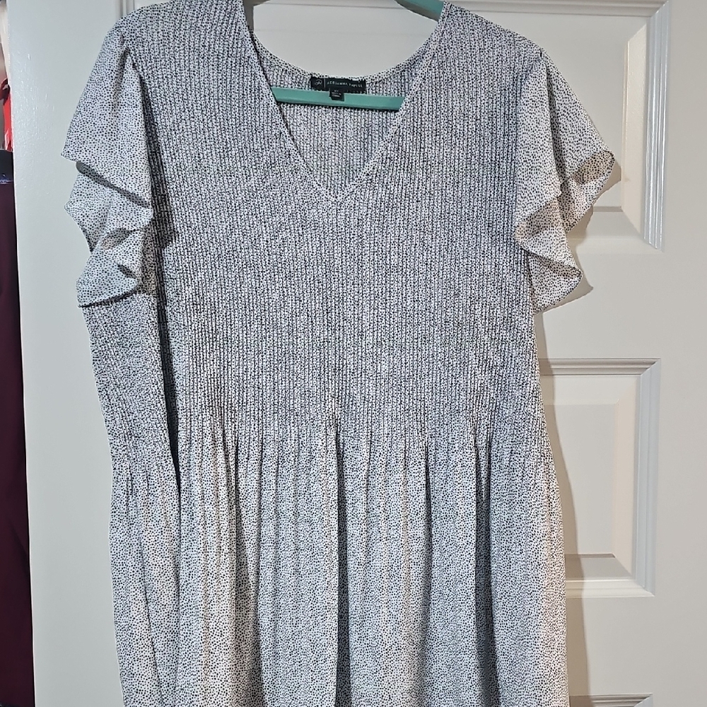 ✨️Closet Cleanout✨️ Pleated Flutter Sleeve V-Neck Women's Top - Black Speckle